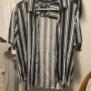 Me s button up shirt. Stripes. Nave blue